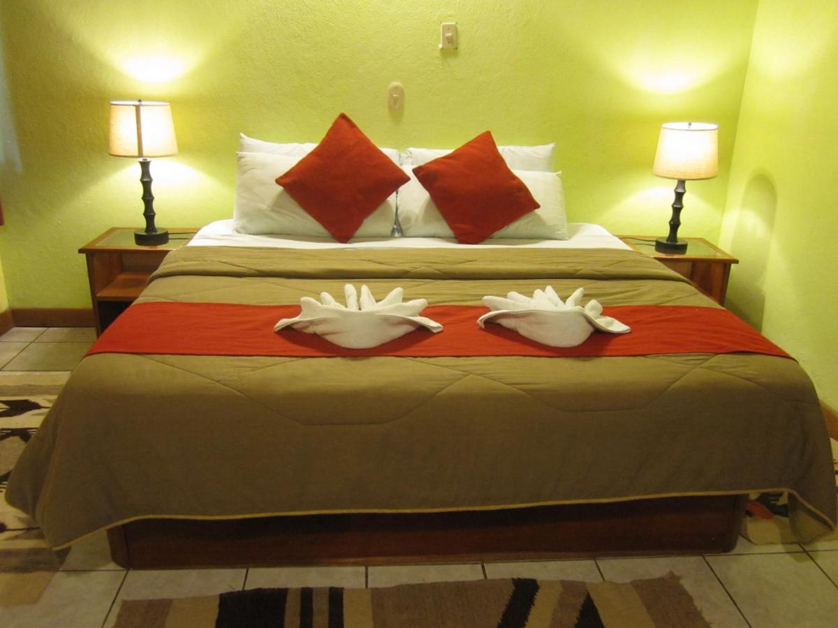 Hotel Jaguar Inn Tikal Ngoại thất bức ảnh