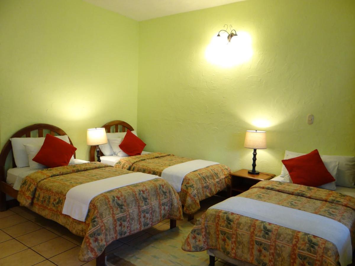 Hotel Jaguar Inn Tikal Ngoại thất bức ảnh