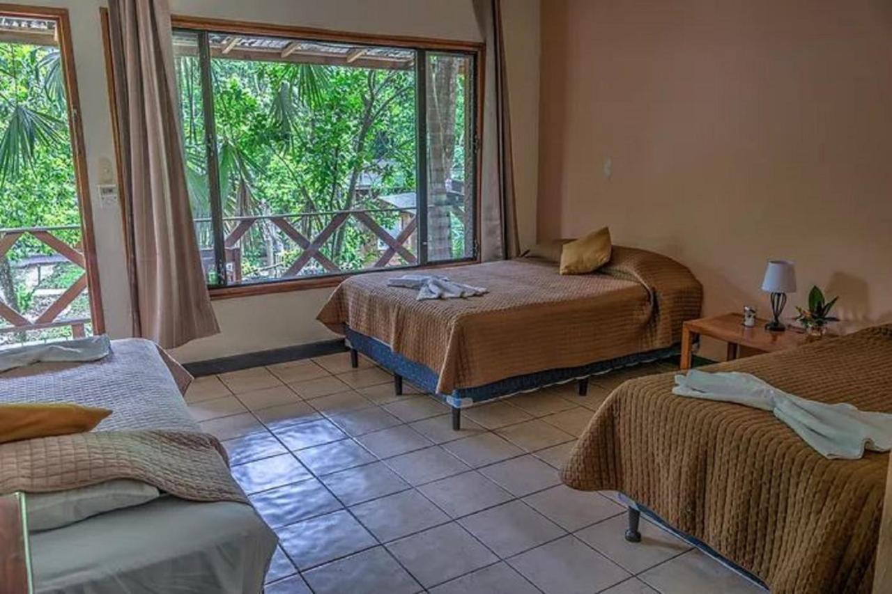 Hotel Jaguar Inn Tikal Ngoại thất bức ảnh