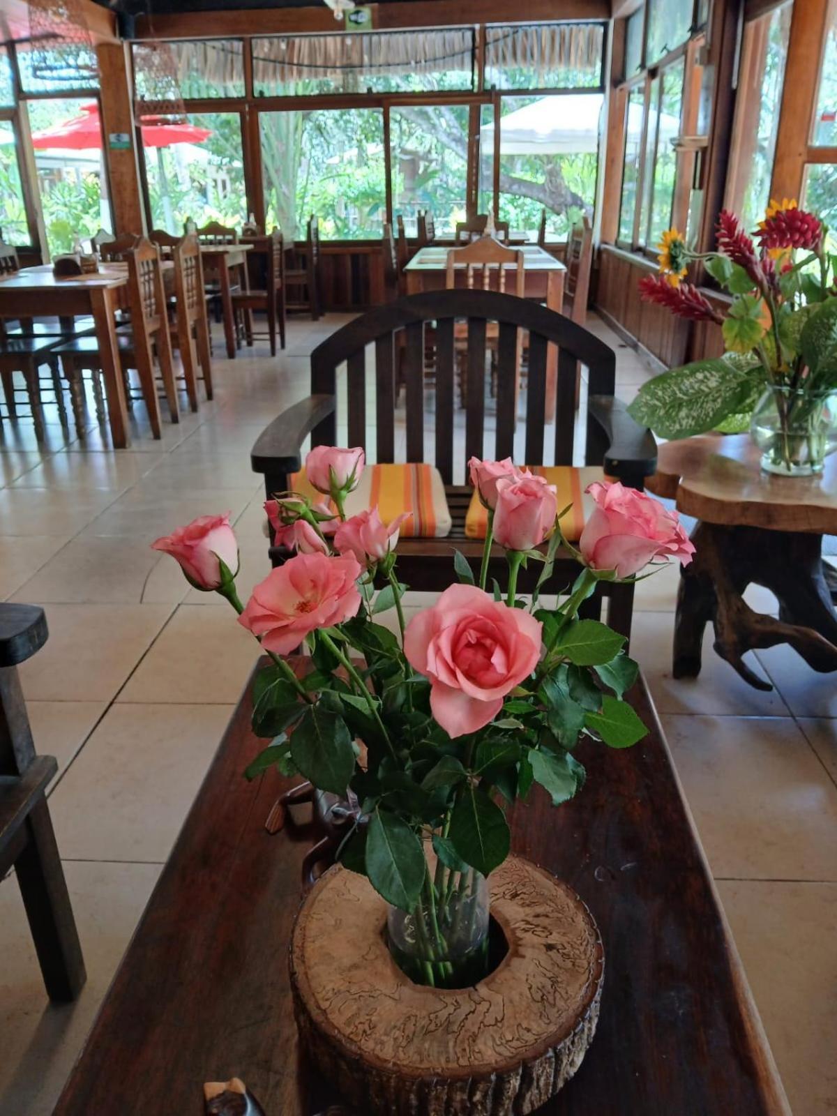 Hotel Jaguar Inn Tikal Ngoại thất bức ảnh