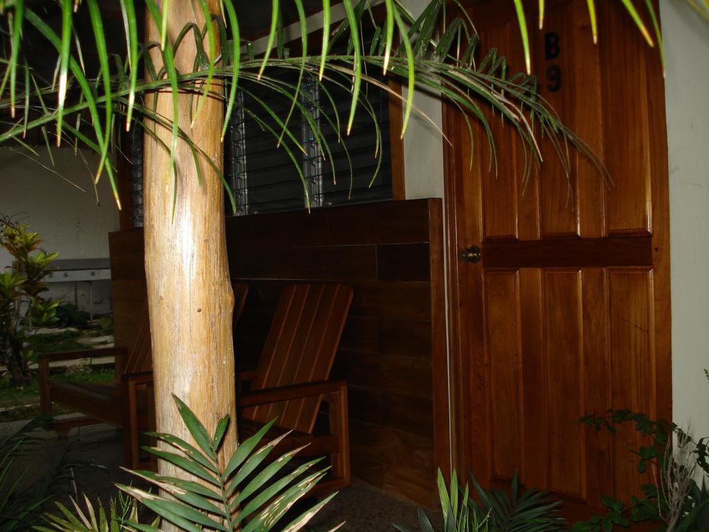 Hotel Jaguar Inn Tikal Ngoại thất bức ảnh