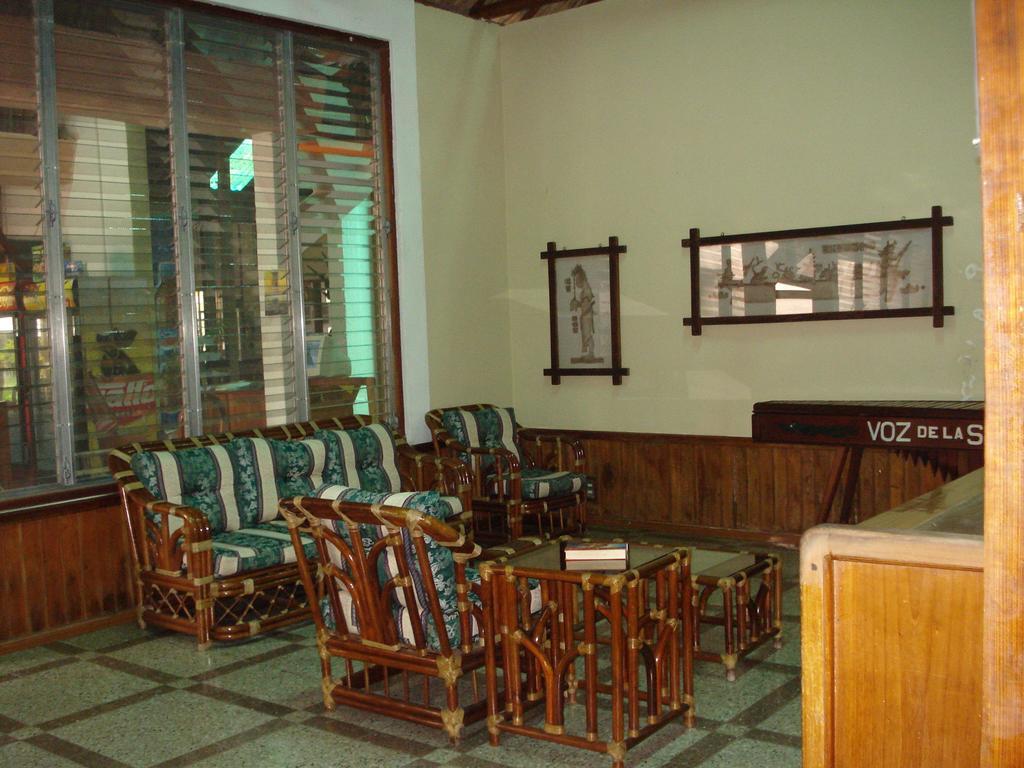 Hotel Jaguar Inn Tikal Ngoại thất bức ảnh
