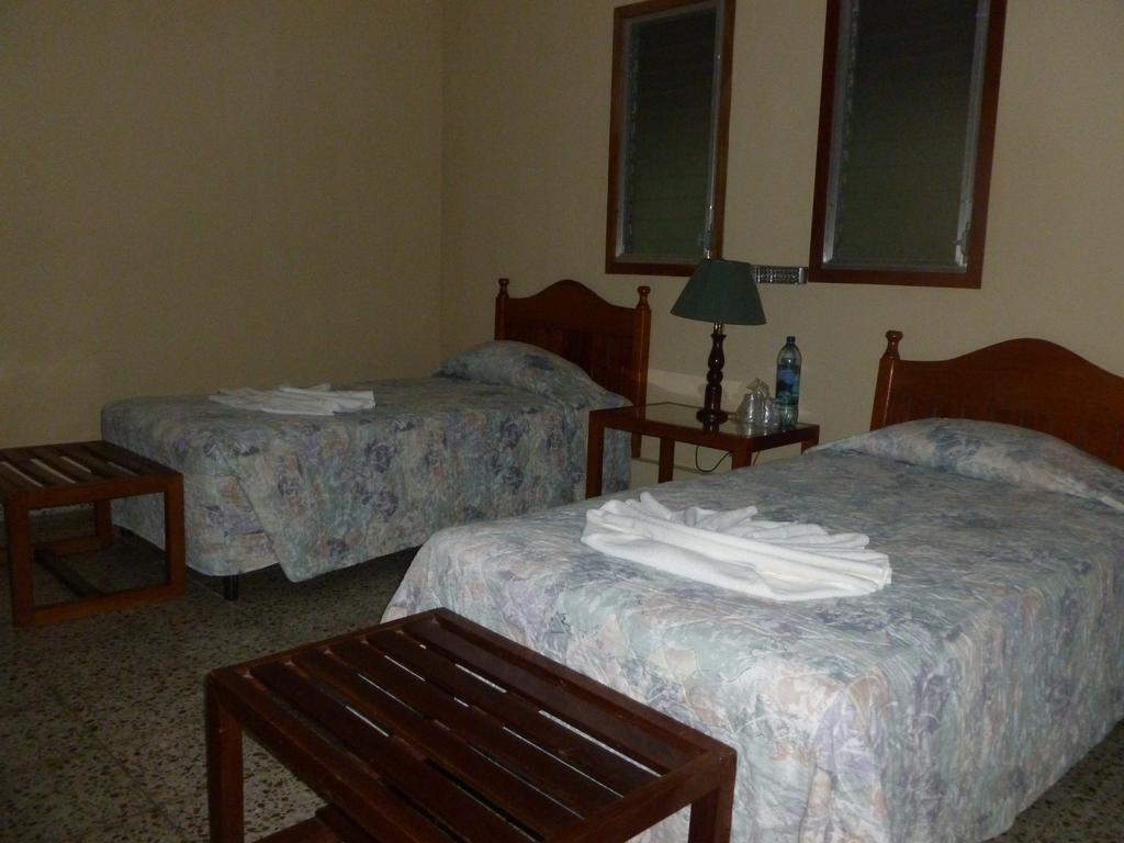 Hotel Jaguar Inn Tikal Ngoại thất bức ảnh