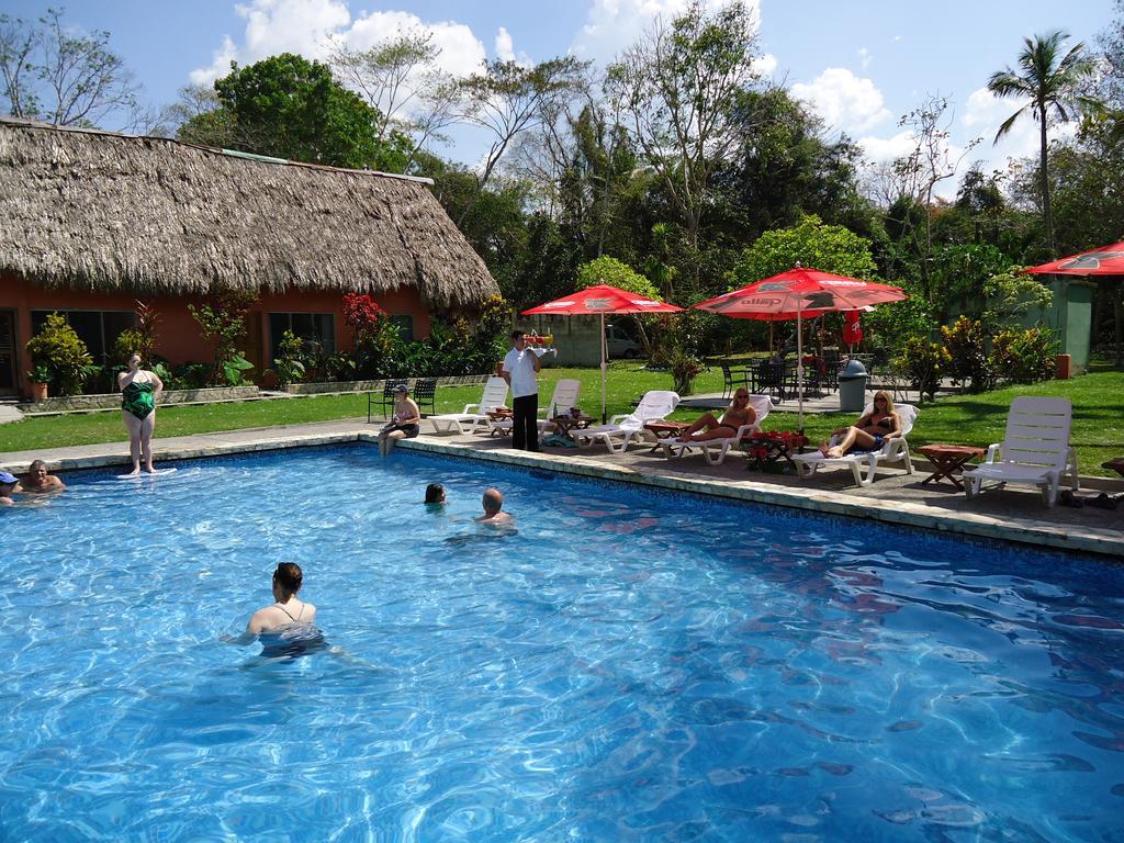 Hotel Jaguar Inn Tikal Ngoại thất bức ảnh