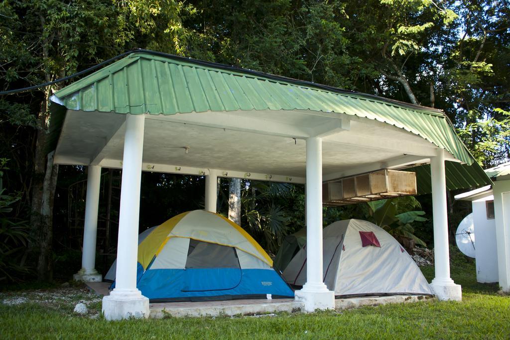 Hotel Jaguar Inn Tikal Ngoại thất bức ảnh