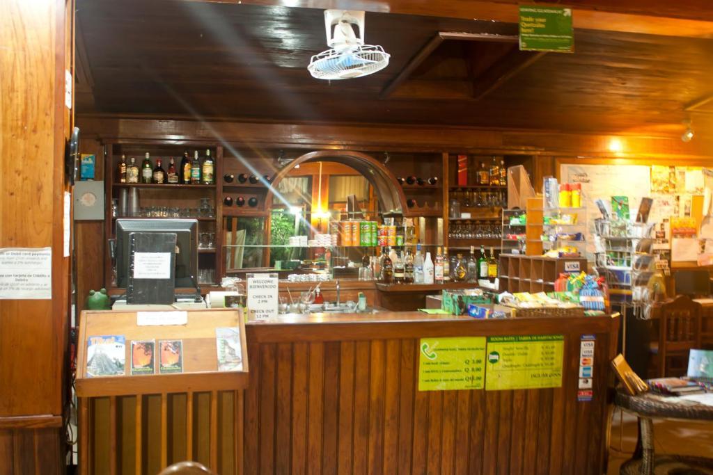 Hotel Jaguar Inn Tikal Ngoại thất bức ảnh