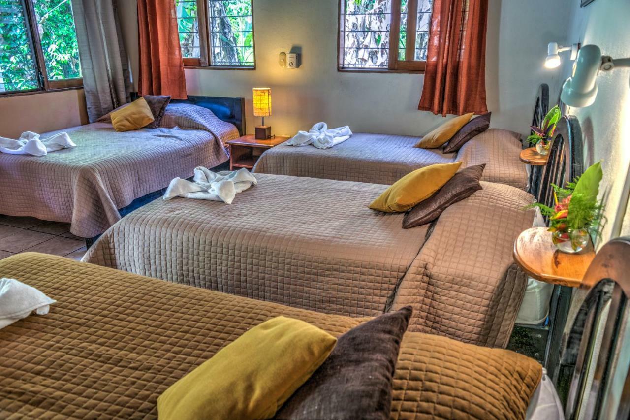 Hotel Jaguar Inn Tikal Ngoại thất bức ảnh